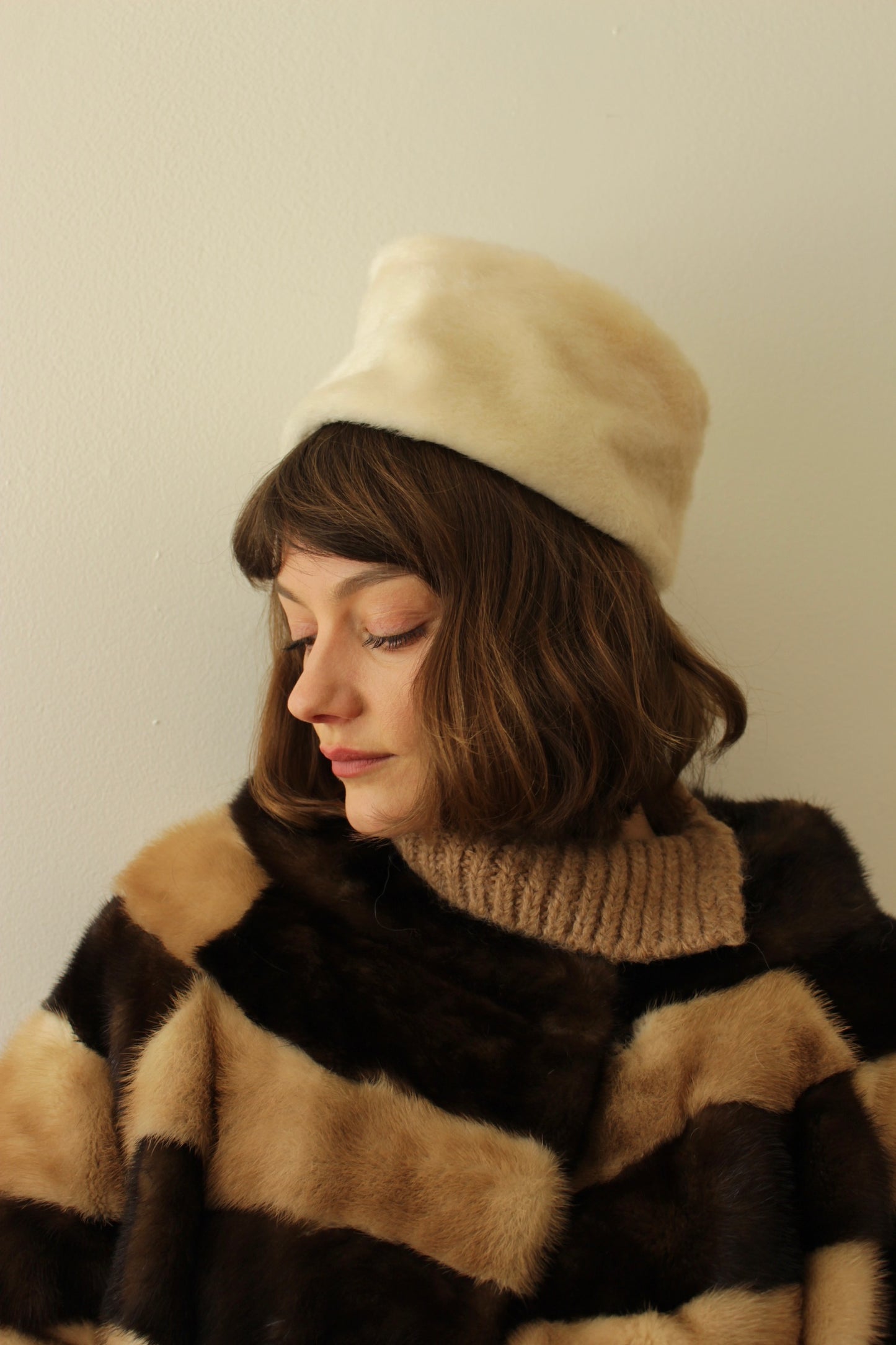 Beautiful Vintage Vanilla Faux Fur Hat