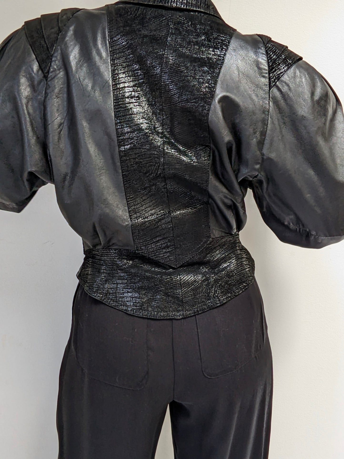 Bold Vintage Cropped Black Leather Bomber