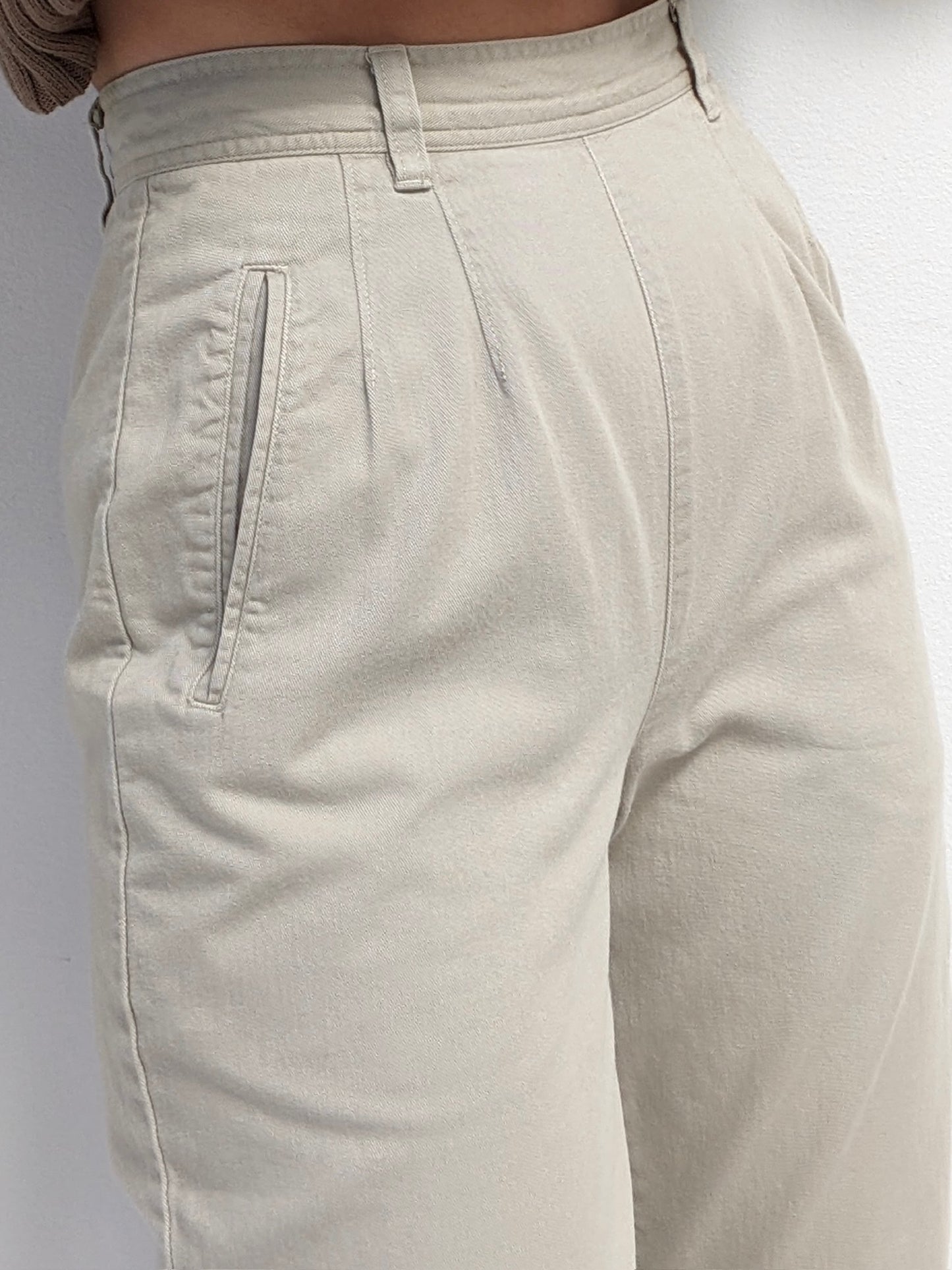 Vintage Banana Republic Pleated Khaki Trousers