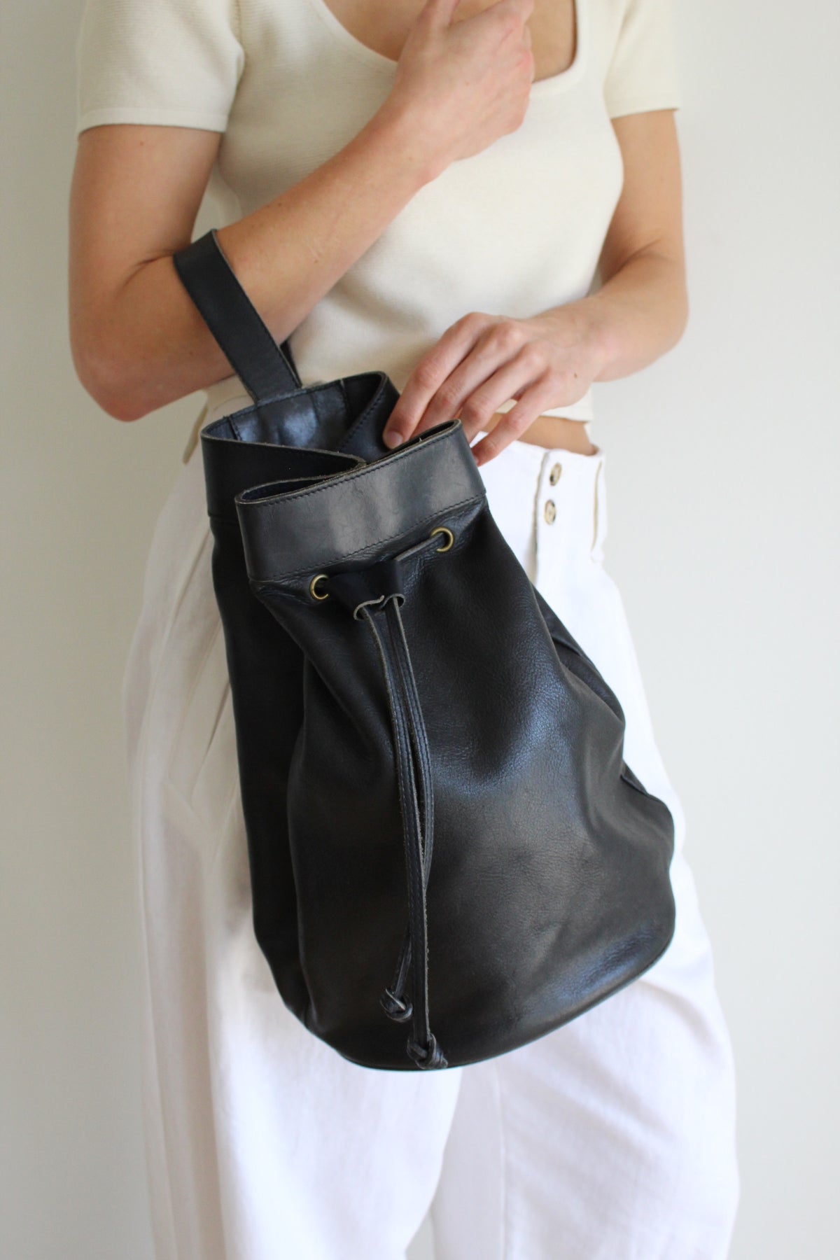 Favorite 90s Bloomingdale's Leather Sling Bucket Bag