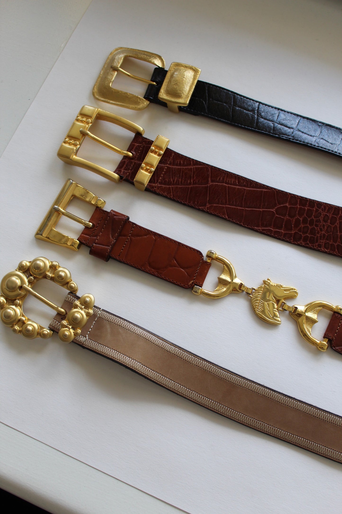 Beautiful Vintage Embossed Leather & Bold Gold Buckle Belt