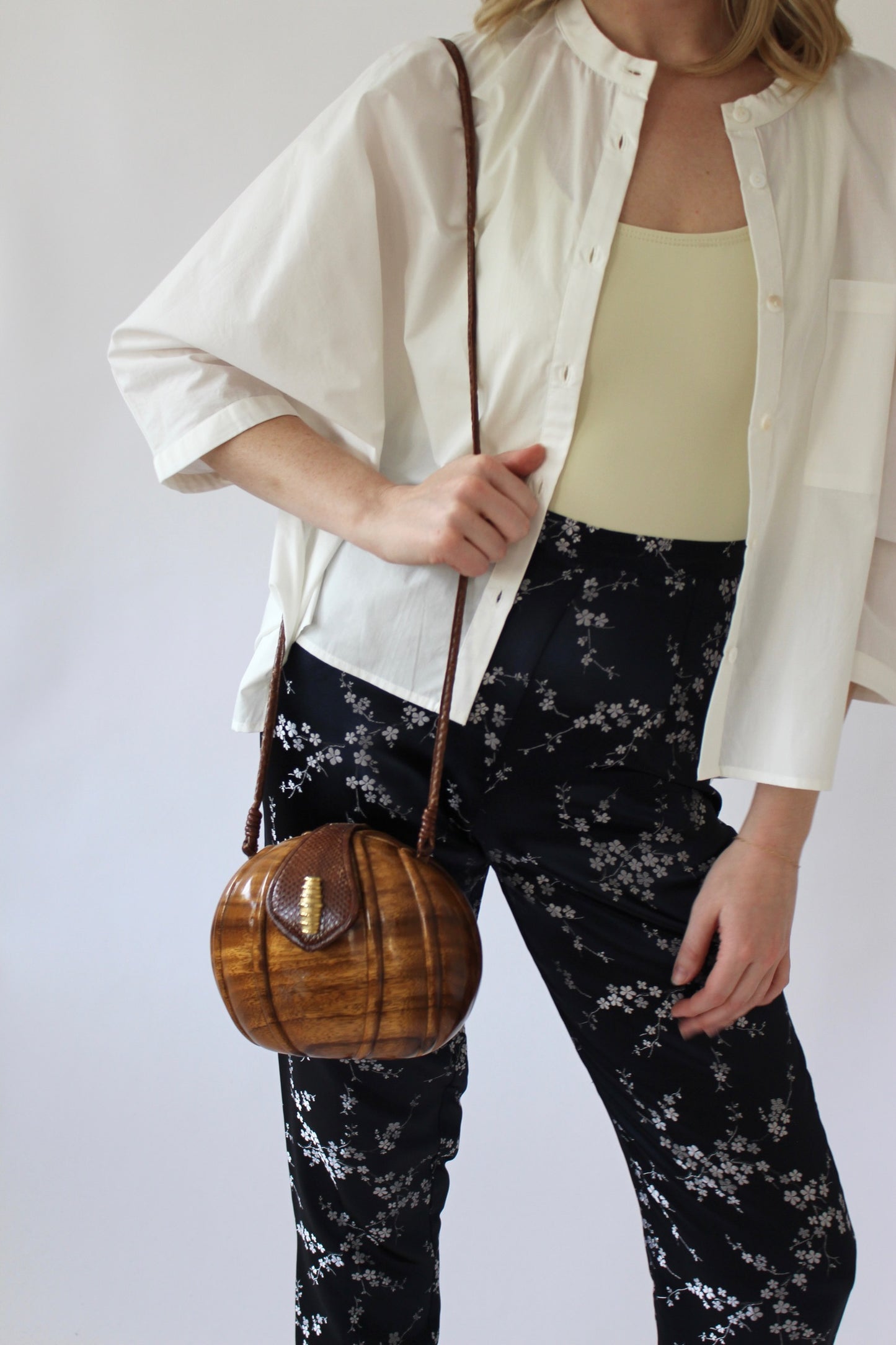 Beautiful Timmy Woods Handcarved Shell Bag