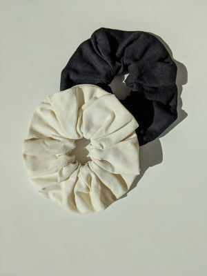 Na Nin Silk Canvas Scrunchie / Available in Cream and Black