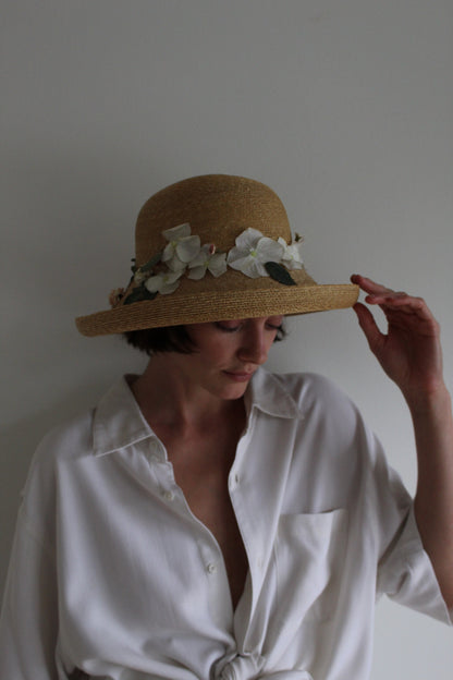 Beautiful Vintage Floral Appliqué Straw Hat