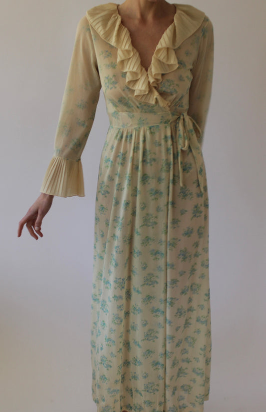Amazing Vintage Floral-Print Ruffled Wrap Dress
