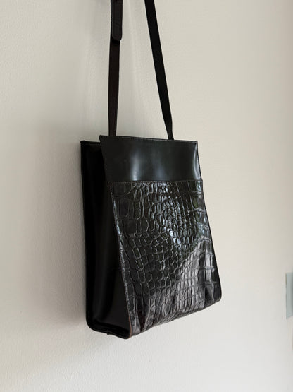 Sleek Vintage Caviar Embossed Leather Tote