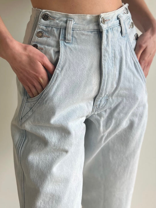 Incredible Vintage Lightwash Buttoned-Pocket Denim