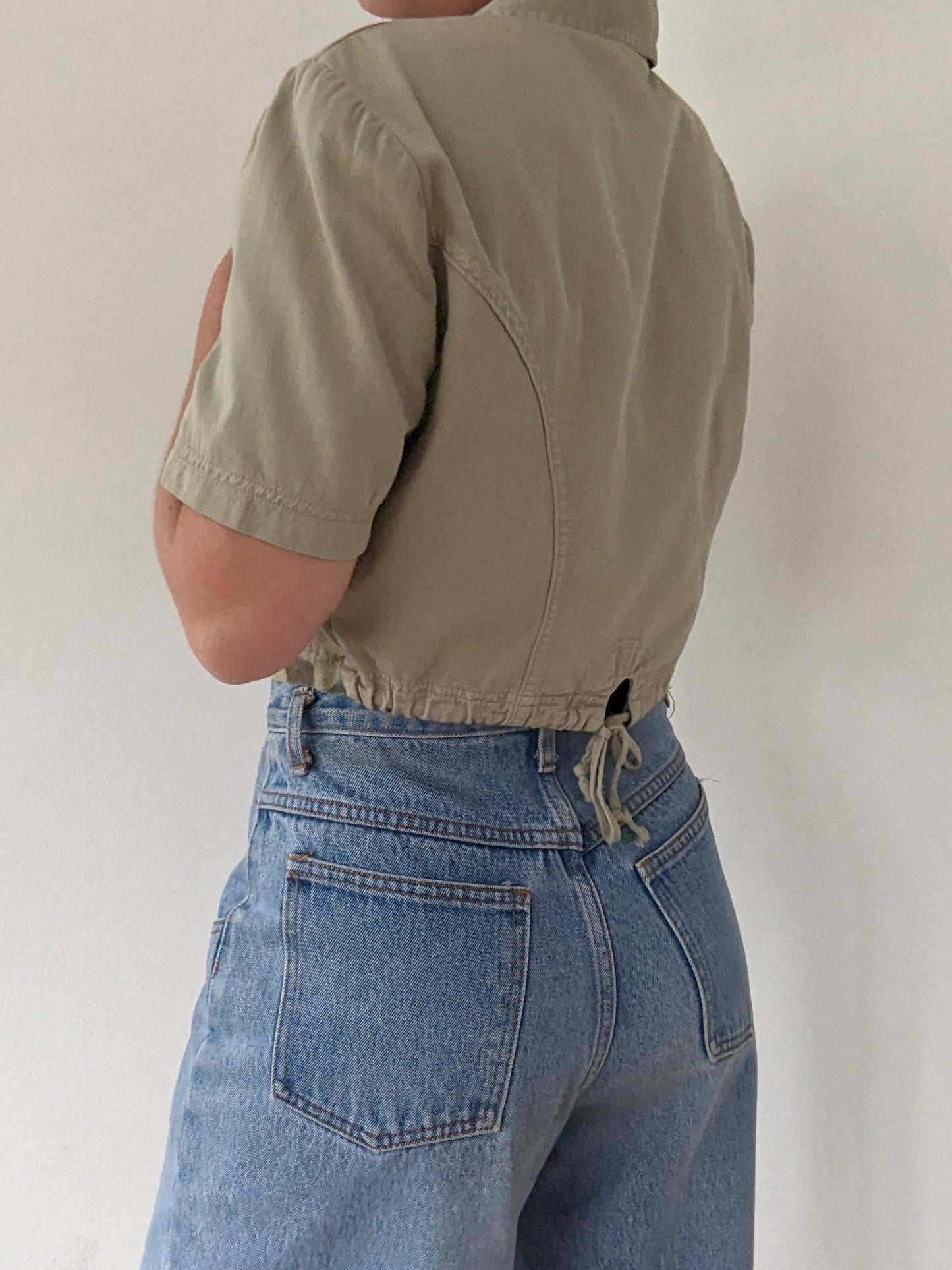 Sweetest 90s Cropped Floral Blouse