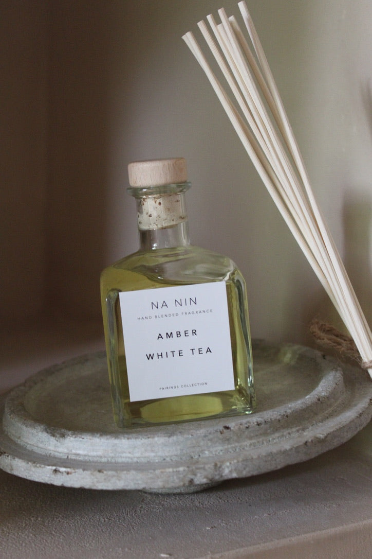 Amber & White Tea Reed Diffuser – NA NIN