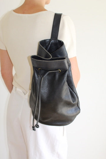 Favorite 90s Bloomingdales Leather Sling Bucket Bag