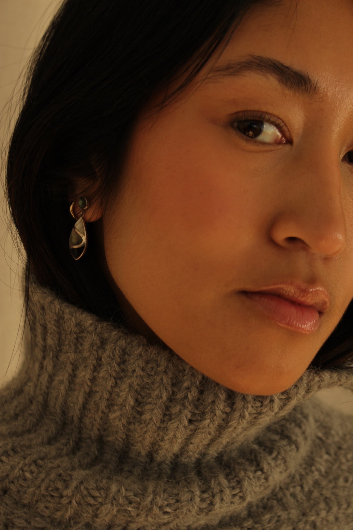 Vintage 925 Mother of Pearl & Onyx Inlay Earrings