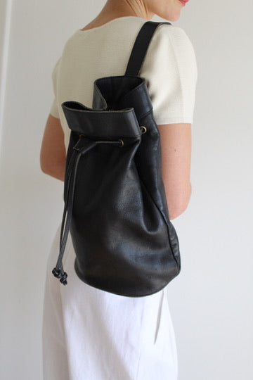 Favorite 90s Bloomingdales Leather Sling Bucket Bag