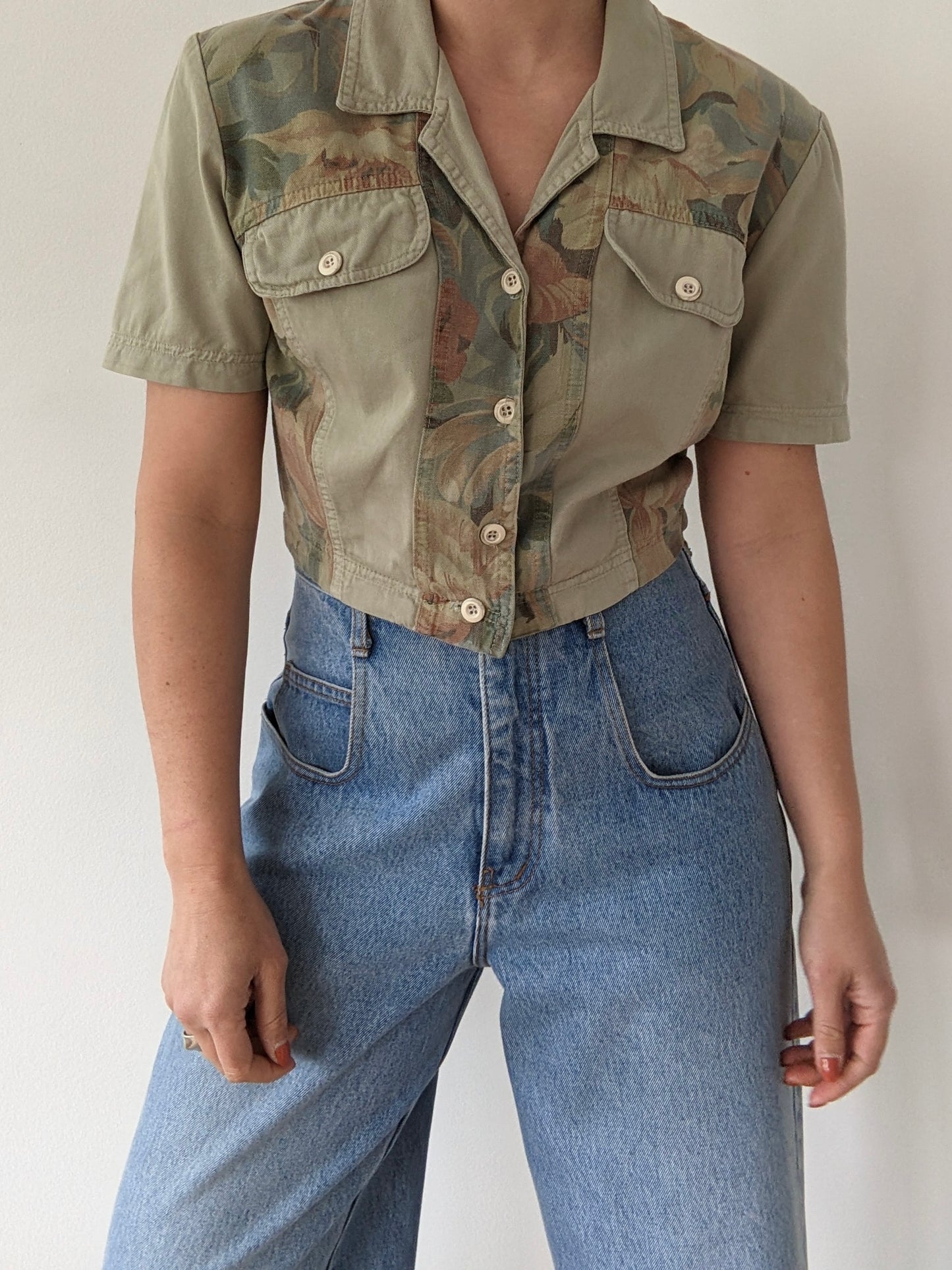 Sweetest 90s Cropped Floral Blouse