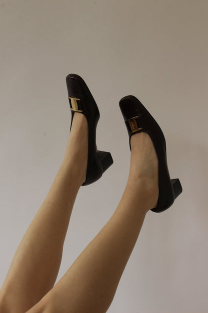 Vintage Ferragamo Embossed Leather Pumps