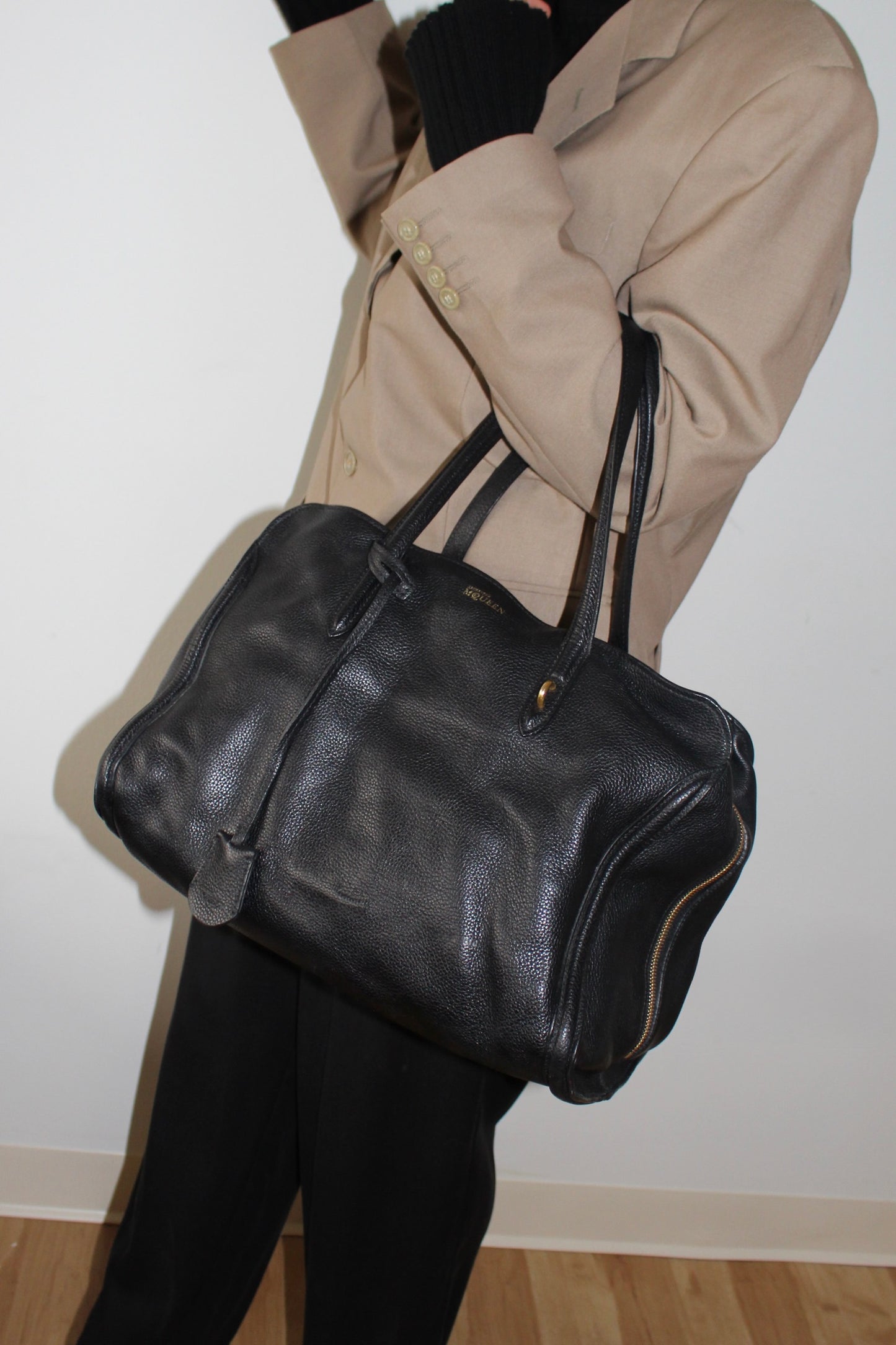 Alexander McQueen Pebbled Onyx Leather Bag