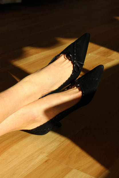 Vintage Stuart Weitzman Suede Bow Pumps