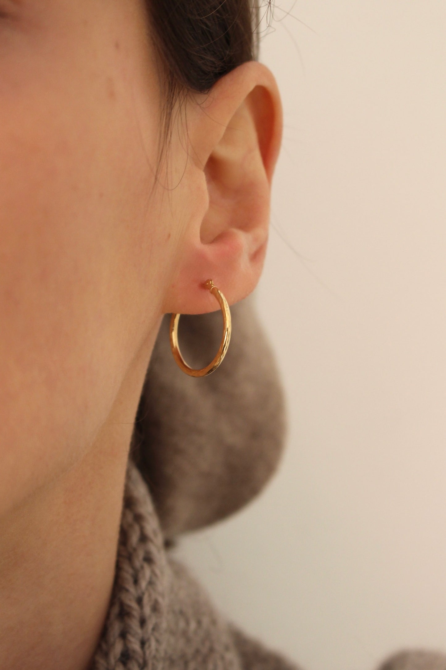Classic Vintage 14K Gold Hoop Earrings