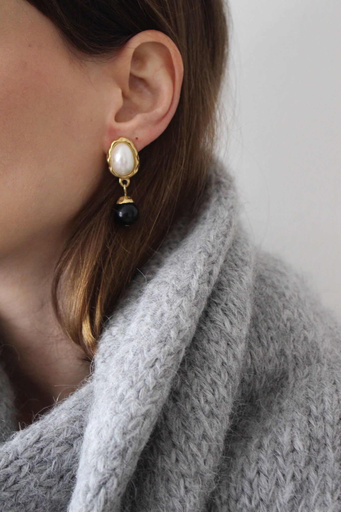 Lovely Vintage Faux Pearl & Onyx Bead Drop Earrings