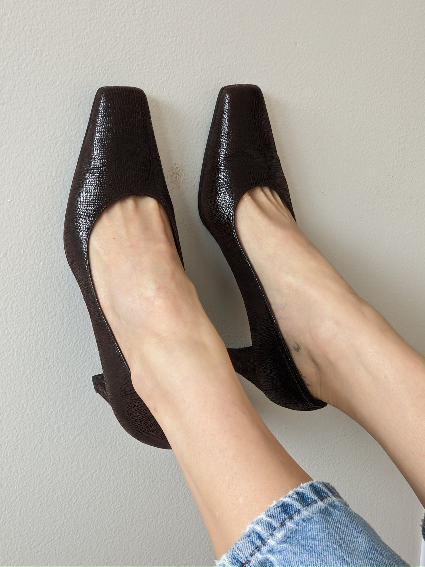 Vintage Stuart Weitzman Espresso Reptile Embossed Leather Pumps