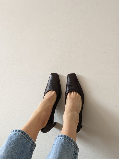 Vintage Stuart Weitzman Espresso Reptile Embossed Leather Pumps