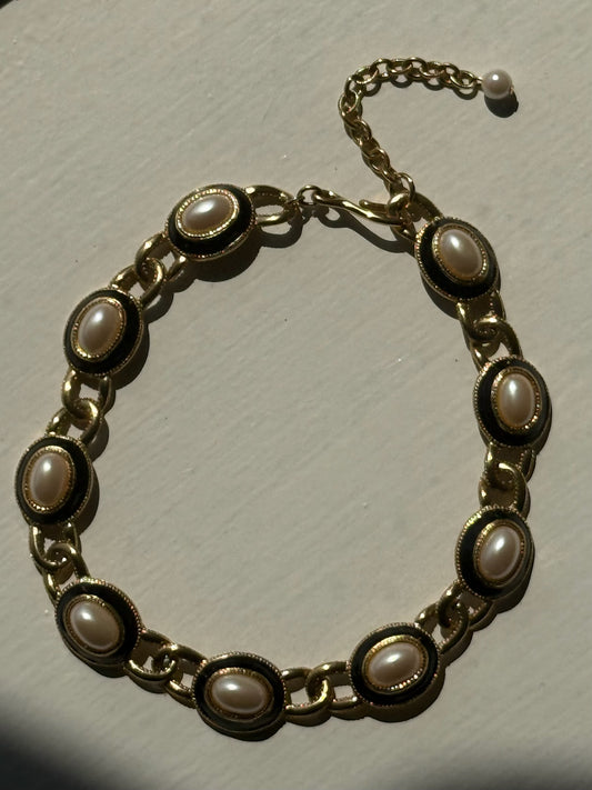 Beautiful Vintage Framed Faux Pearl Collar