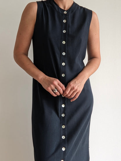 Beautiful Vintage Sleeveless Caviar Silk Dress
