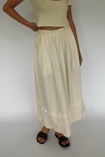Lovely Vintage Embroidered Linen Skirt