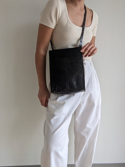 Sleek Vintage Caviar Embossed Leather Tote