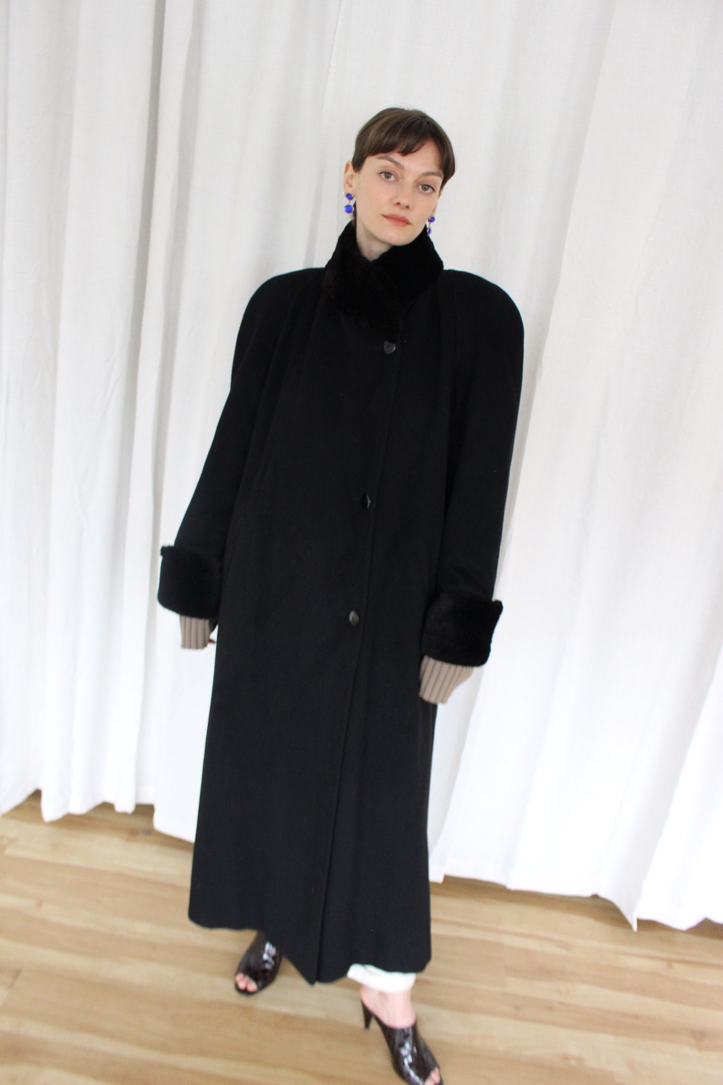 Luxurious Vintage Onyx Cashmere & Fur Trim Coat