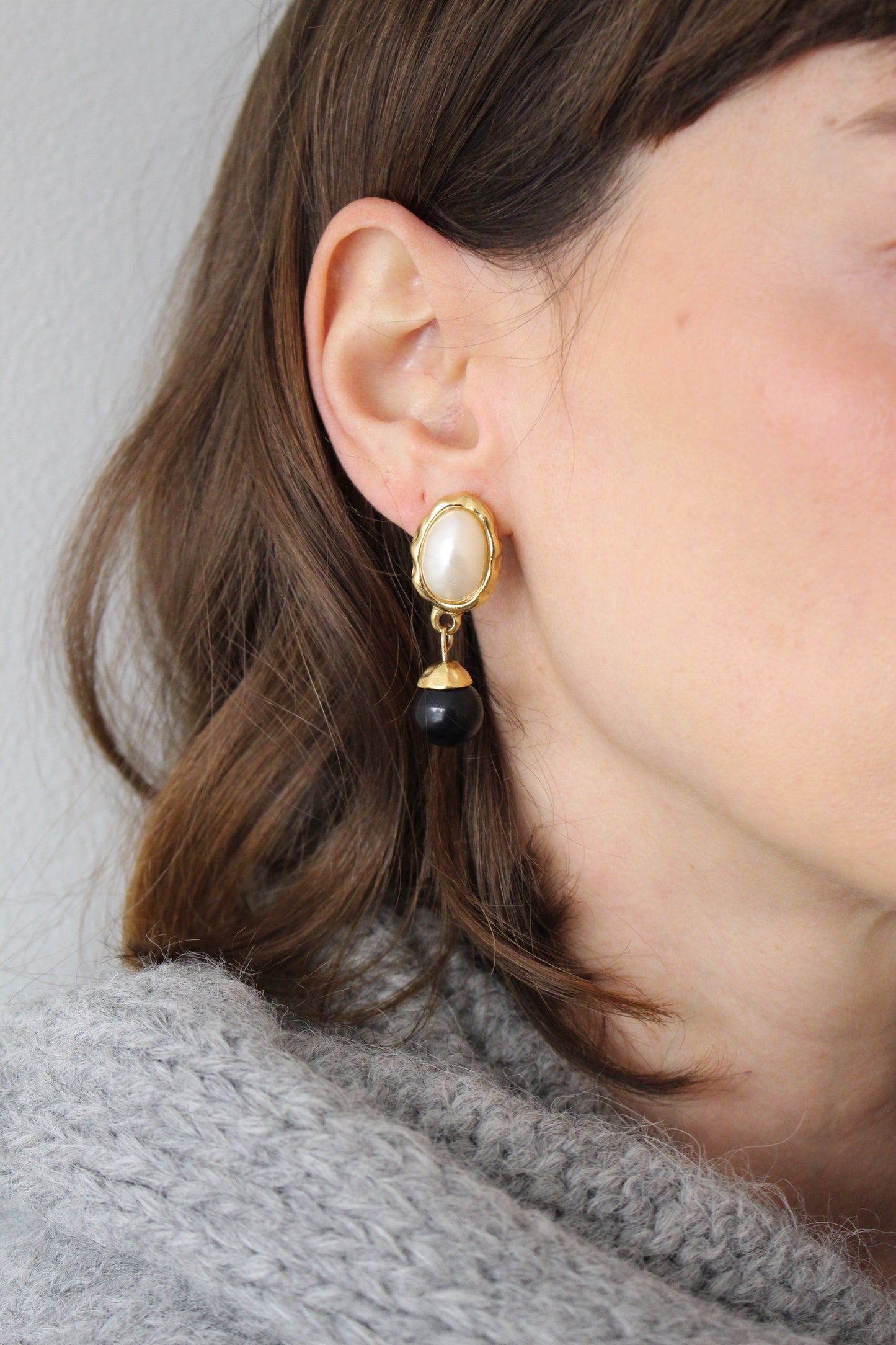 Lovely Vintage Faux Pearl & Onyx Bead Drop Earrings
