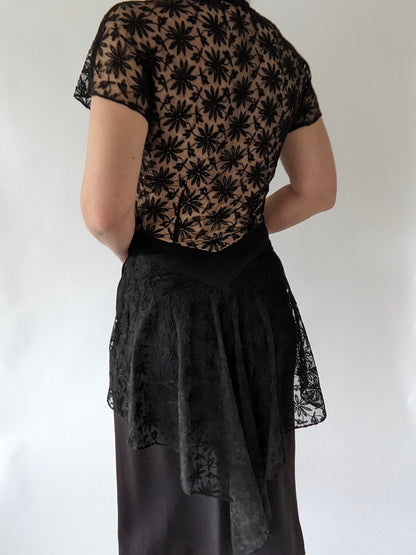 Beautiful Vintage 1940s Floral Lace & Crepe Dress