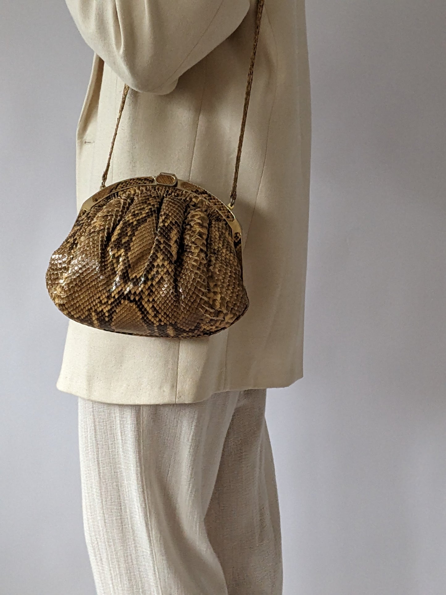 Exquisite Vintage Genuine Snakeskin Purse
