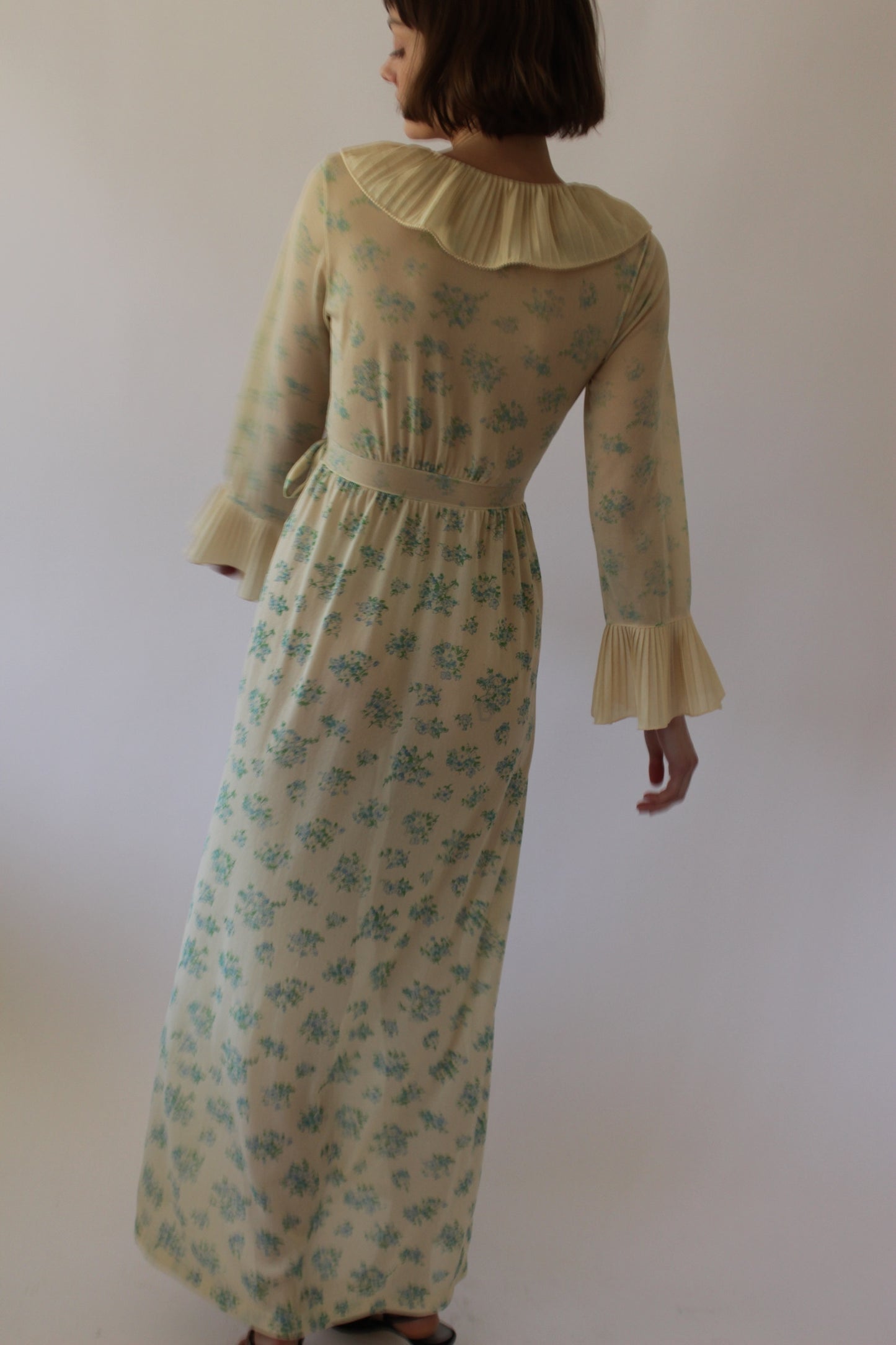 Amazing Vintage Floral-Print Ruffled Wrap Dress