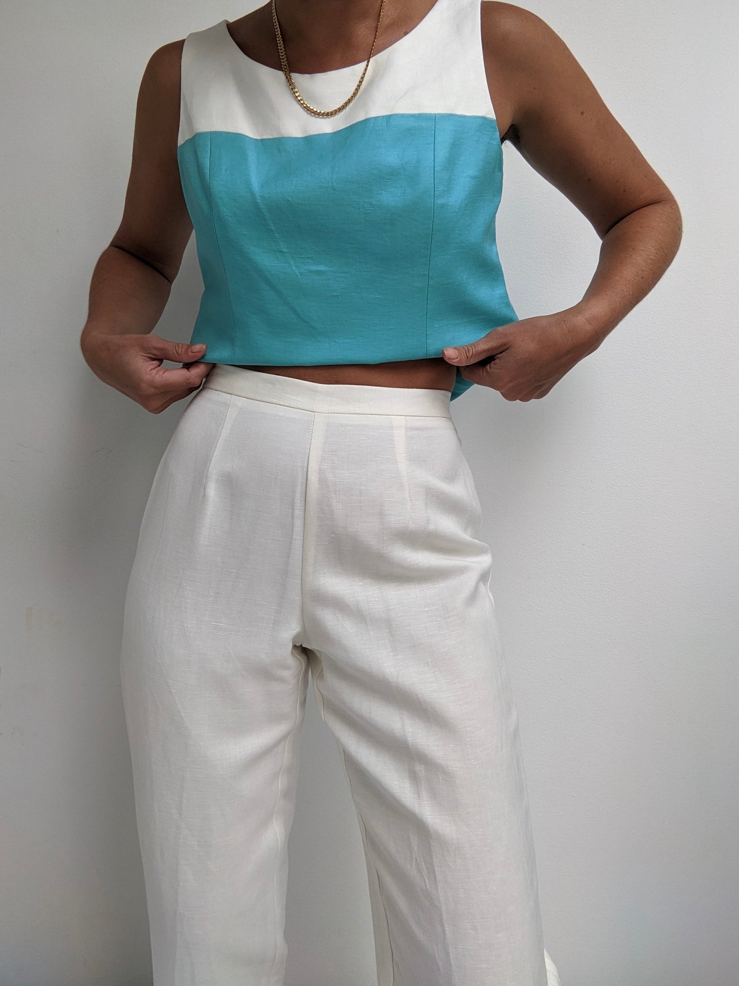 Amazing Vintage Two-Toned 3 Piece Linen Set