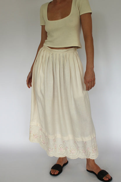 Lovely Vintage Embroidered Linen Skirt