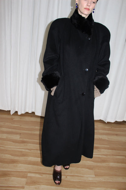 Luxurious Vintage Onyx Cashmere & Fur Trim Coat