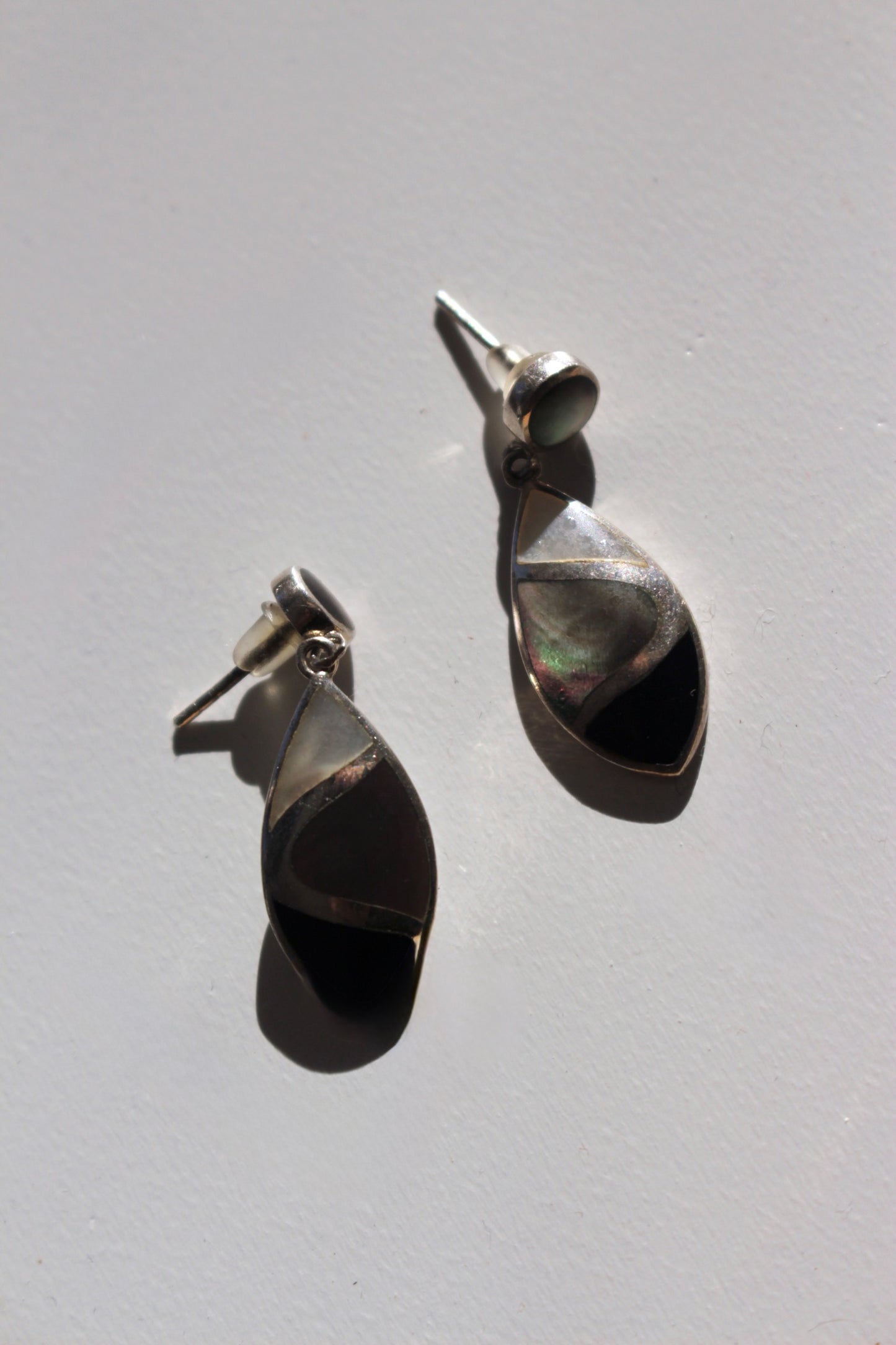 Vintage 925 Mother of Pearl & Onyx Inlay Earrings