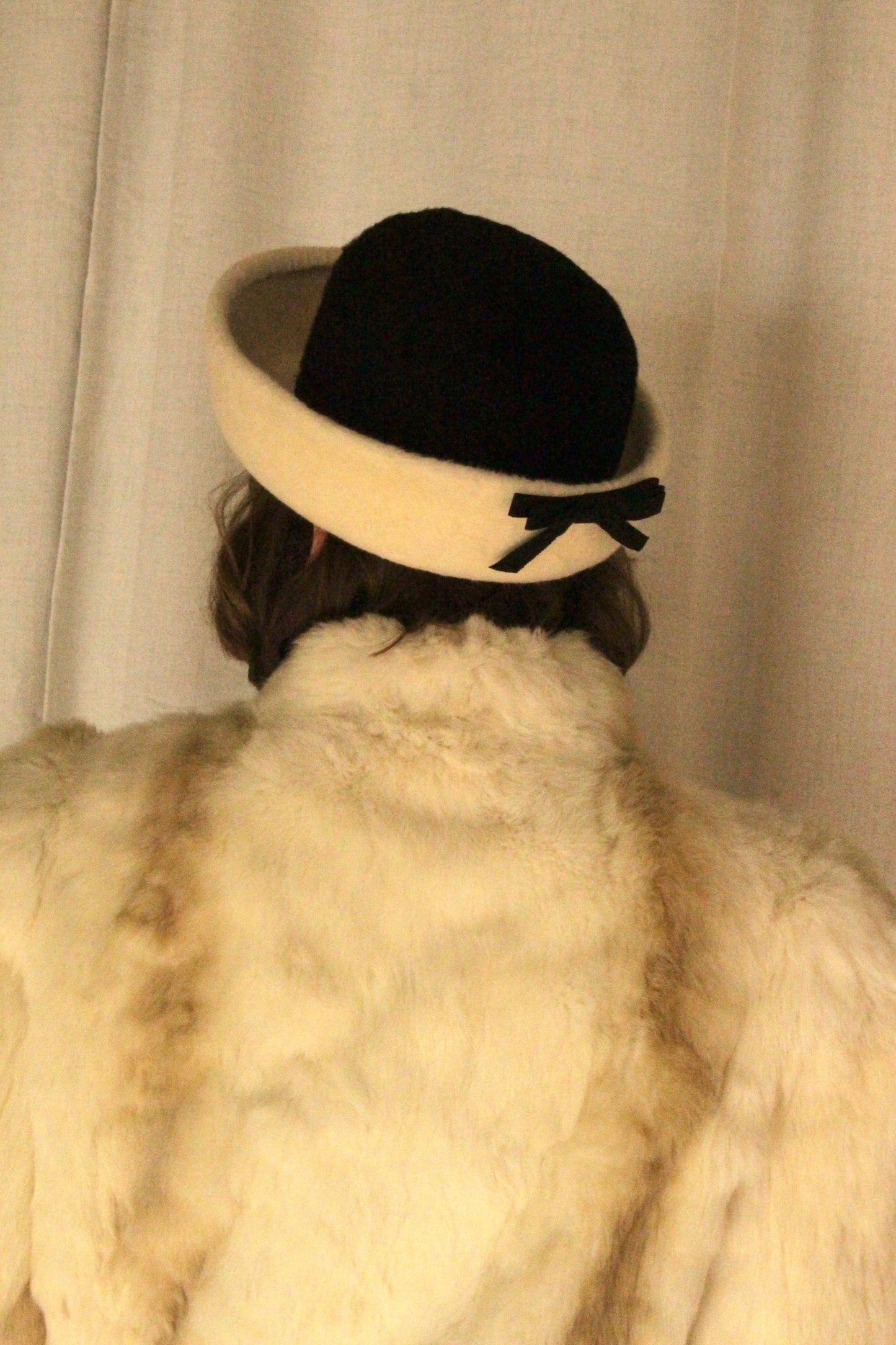 Gorgeous Vintage Cream & Onyx Fur Hat