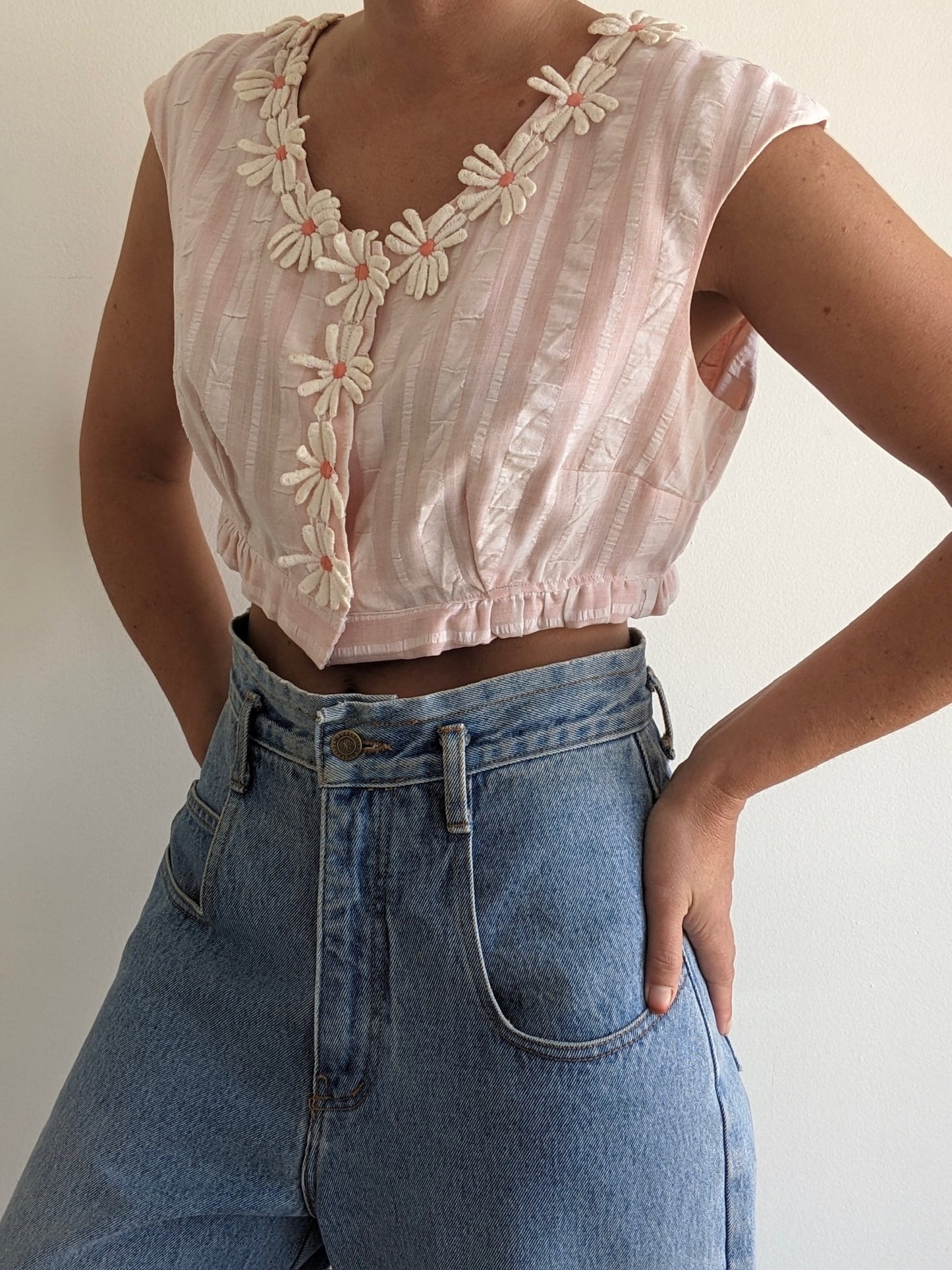 Sweetest Vintage Daisy Appliqué Crop Top