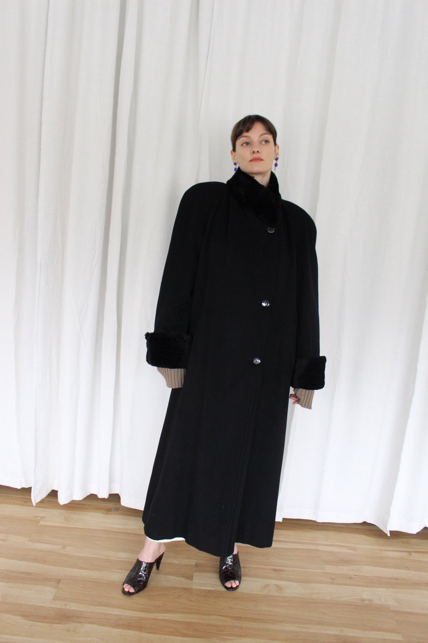 Luxurious Vintage Onyx Cashmere & Fur Trim Coat