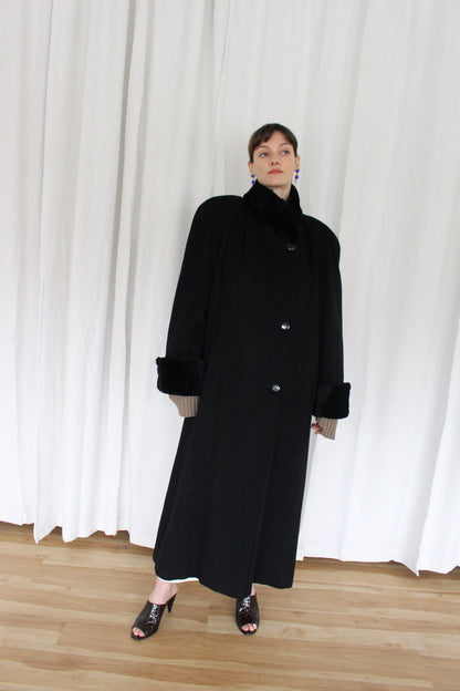 Luxurious Vintage Onyx Cashmere & Fur Trim Coat