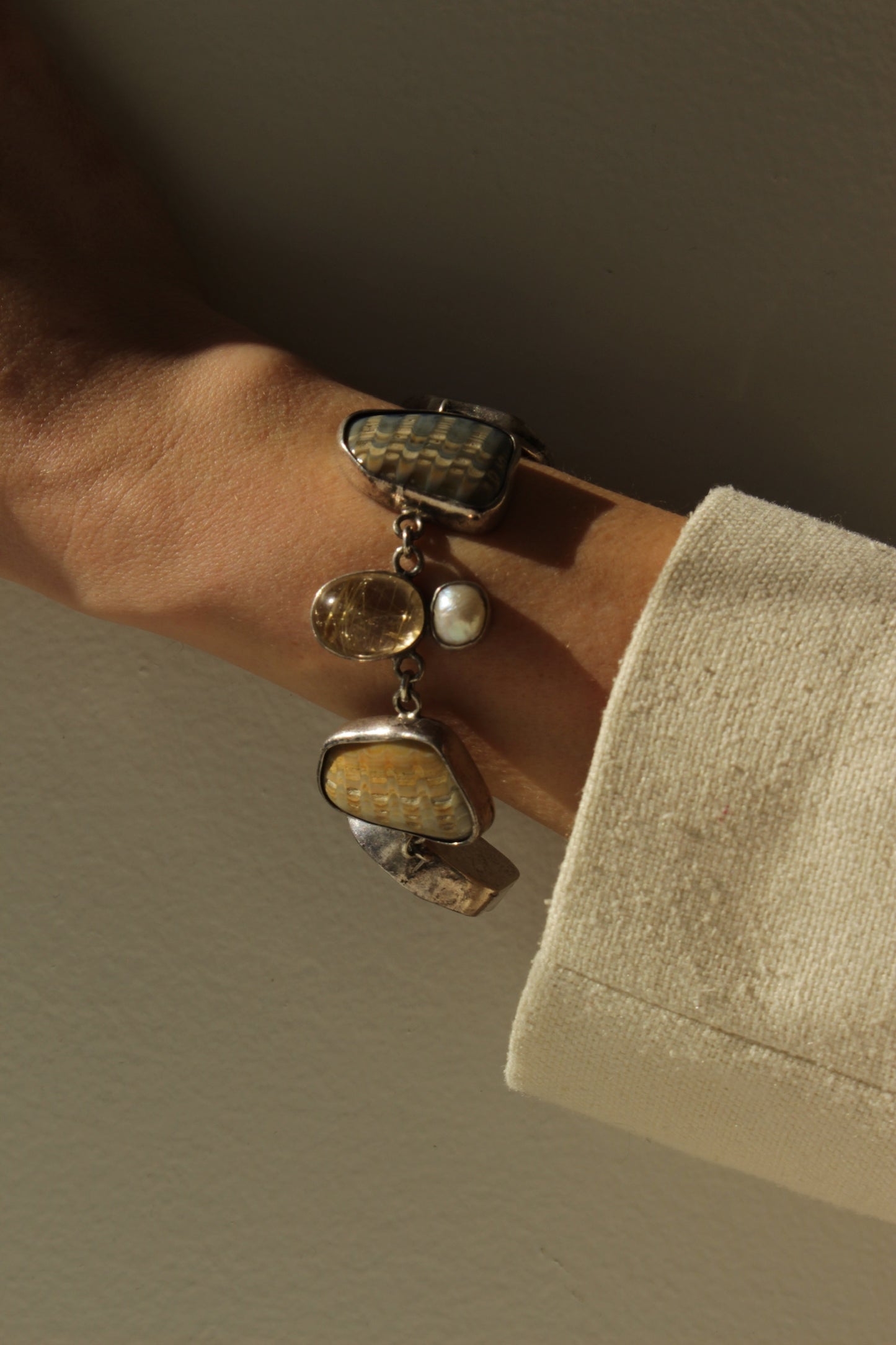 Amazing Vintage 925 Cabochon Stone & Pearl Toggle Bracelet