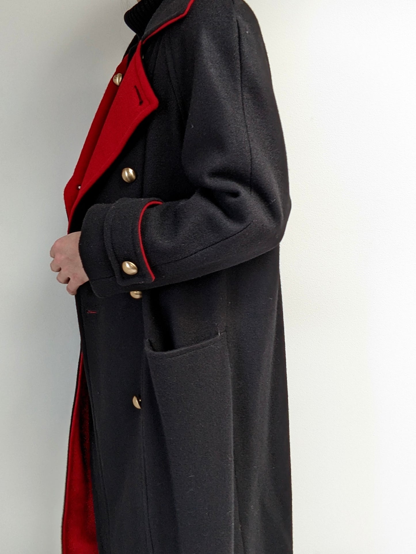 Lovely Vintage Onyx & Crimson Wool Coat