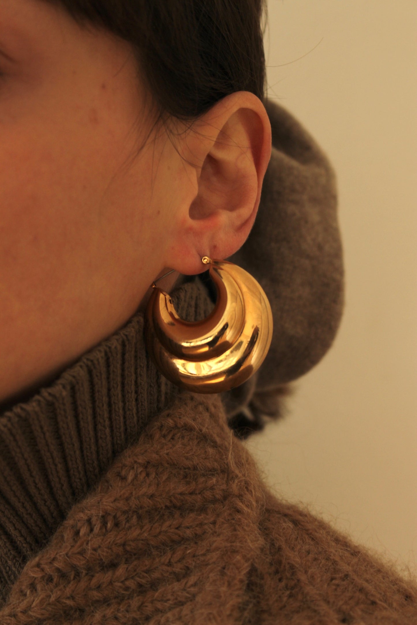 Amazing Vintage Chunky Gold Hoop Earrings