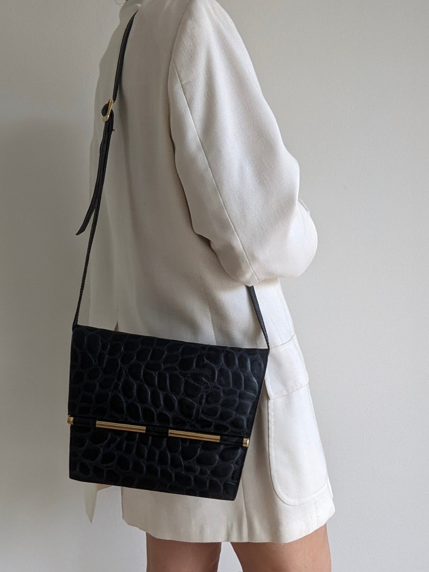 Vintage Caviar Croc-Embossed Leather Purse