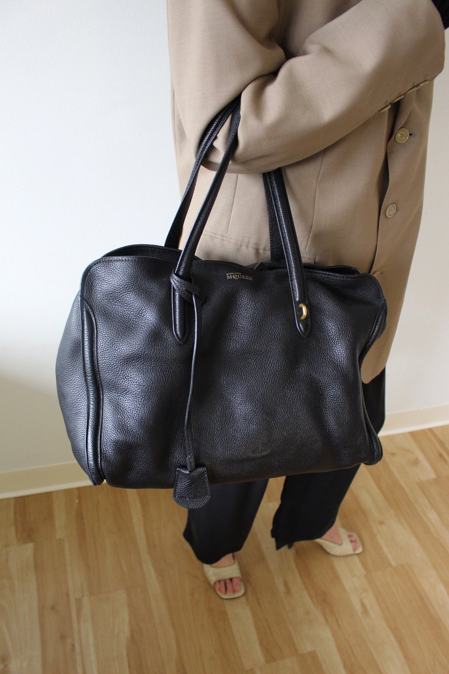 Alexander McQueen Pebbled Onyx Leather Bag