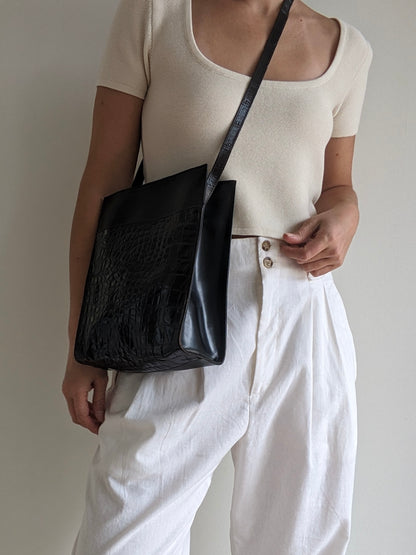Sleek Vintage Caviar Embossed Leather Tote