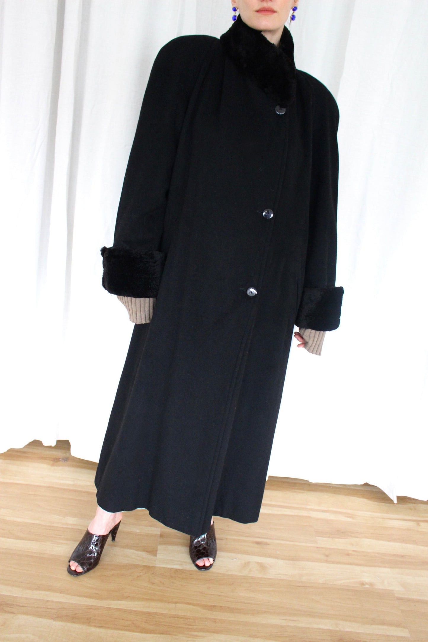 Luxurious Vintage Onyx Cashmere & Fur Trim Coat