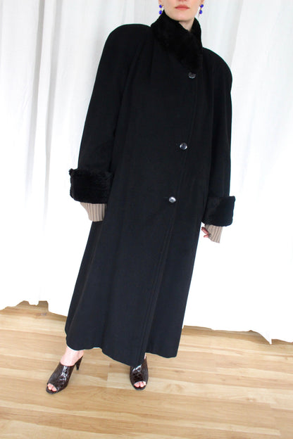 Luxurious Vintage Onyx Cashmere & Fur Trim Coat
