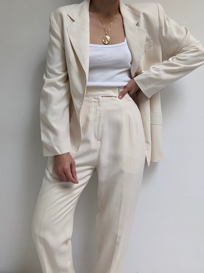 Stunning Vintage Cream Silk Pantsuit